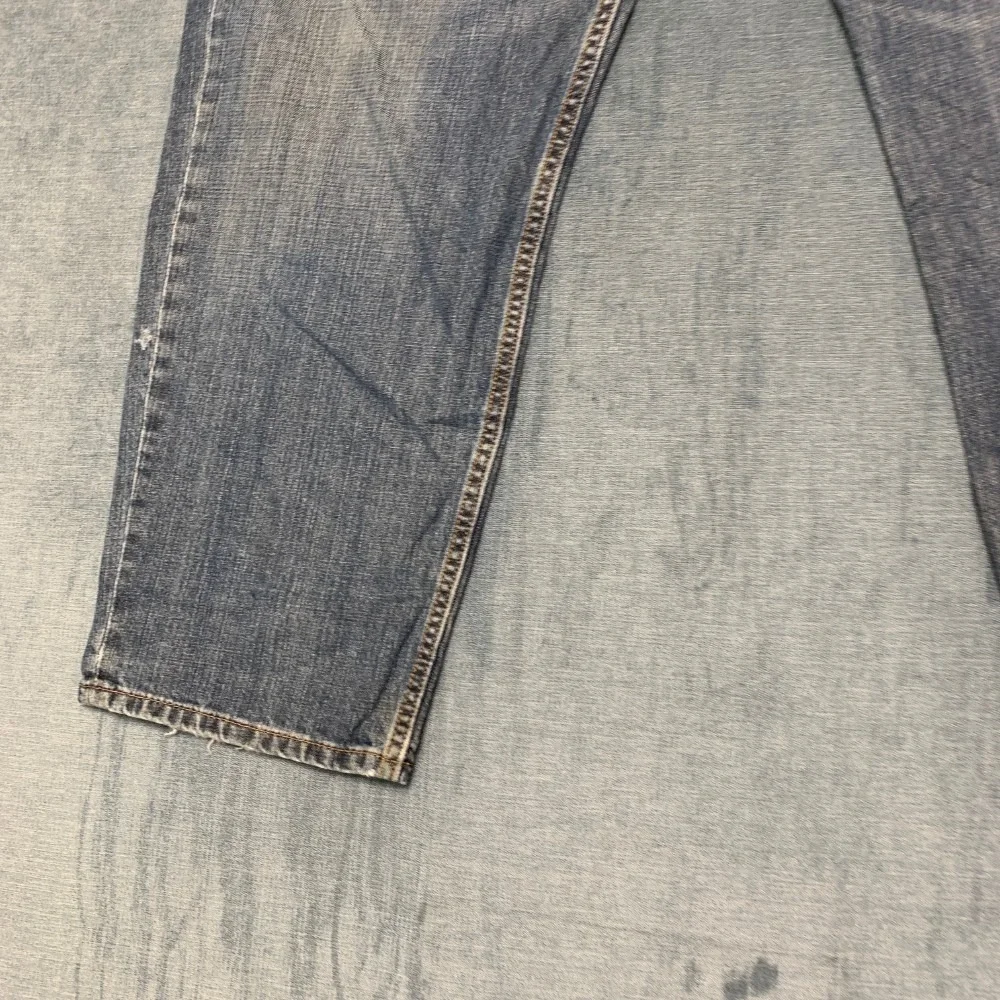 Levis levi 550